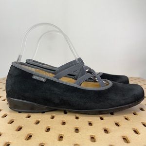 Mephisto Women’s Bayka Strappy Mary Jane Black Suede Low Wedge Size 7.5
